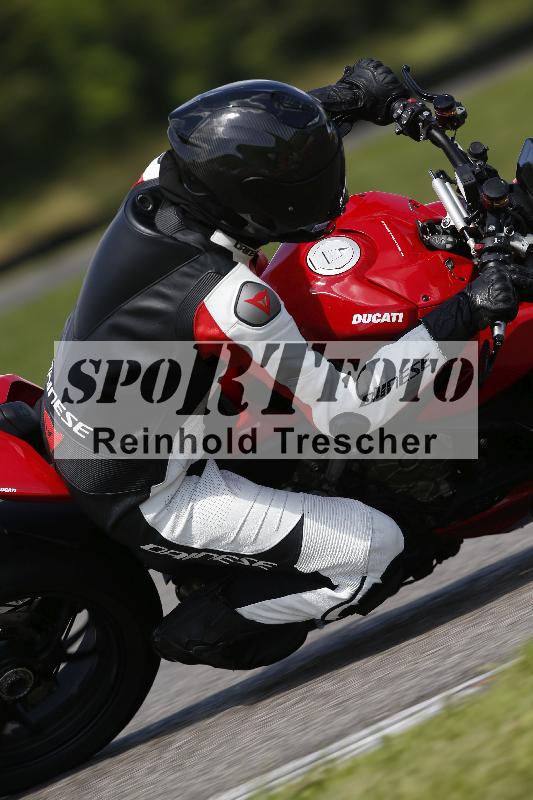 /Archiv-2024/29 12.06.2024 MOTO.CH Track Day ADR/Gruppe blau/71